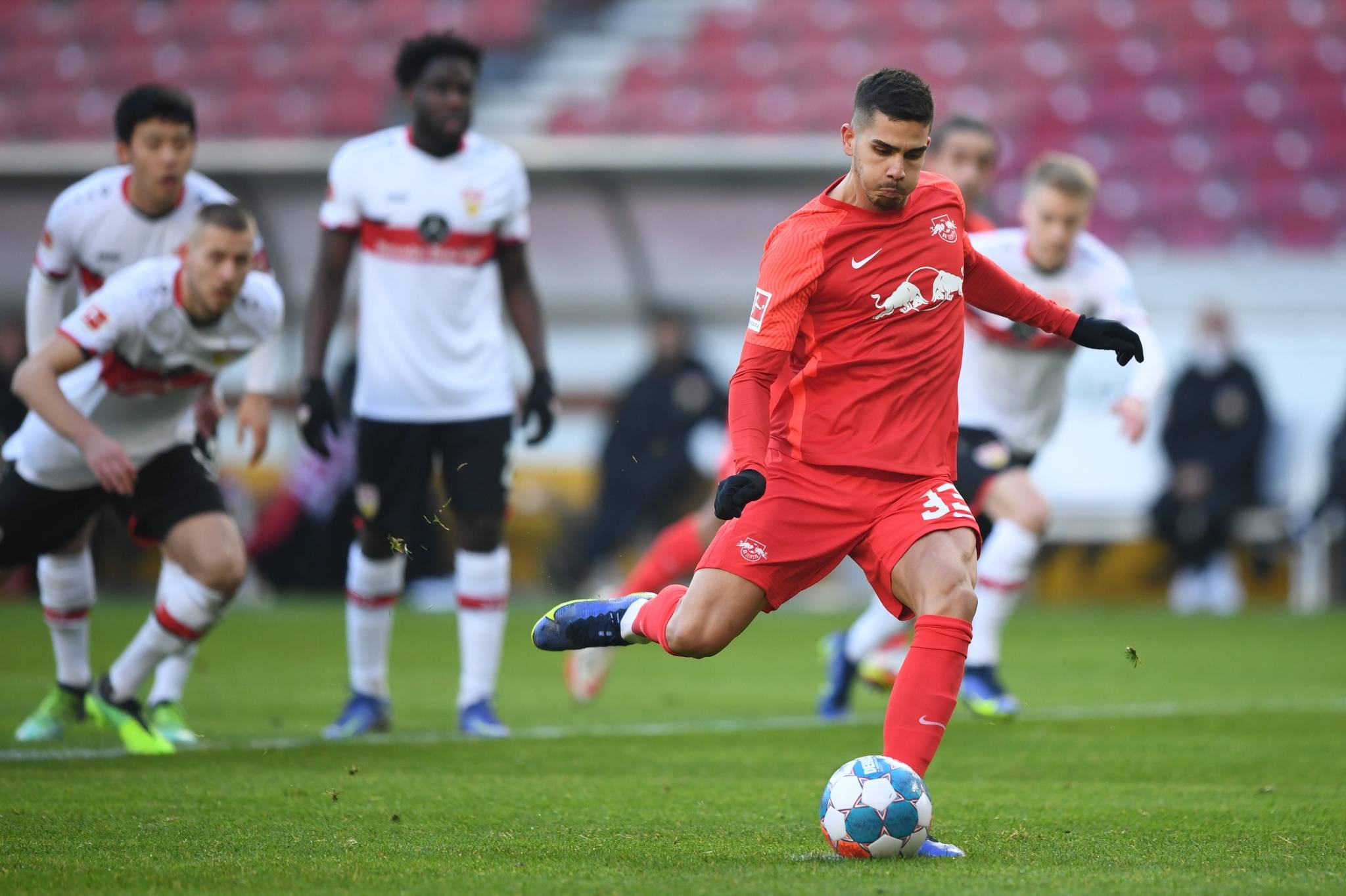 莱比锡红牛客场险胜实现主场双杀的简单介绍