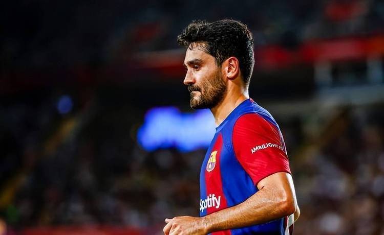 意大利联赛领头羊表现低迷，险遭逆转