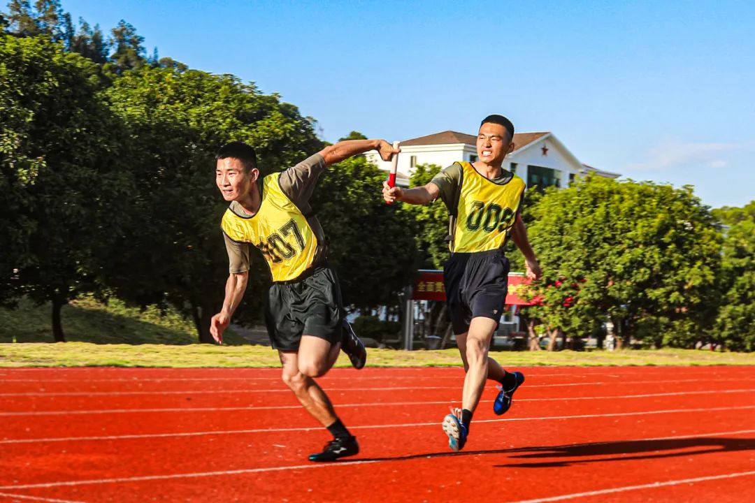 爱游戏app-激烈角逐中球员们展现耐力与毅力