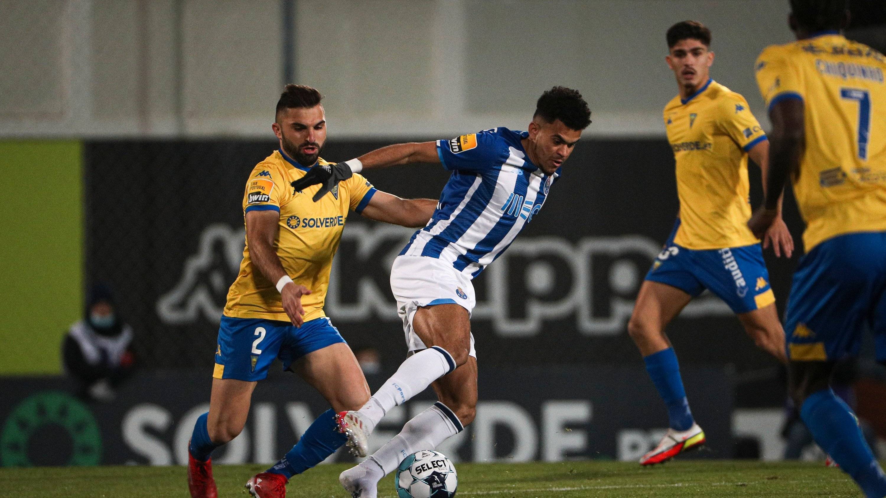 爱游戏app下载-里尔主场小胜尼斯，战绩逐渐回升