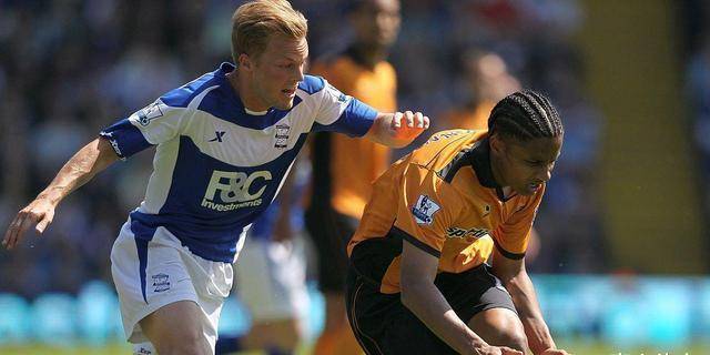 爱游戏app下载-伯明翰客场爆冷告败，保级危机重重