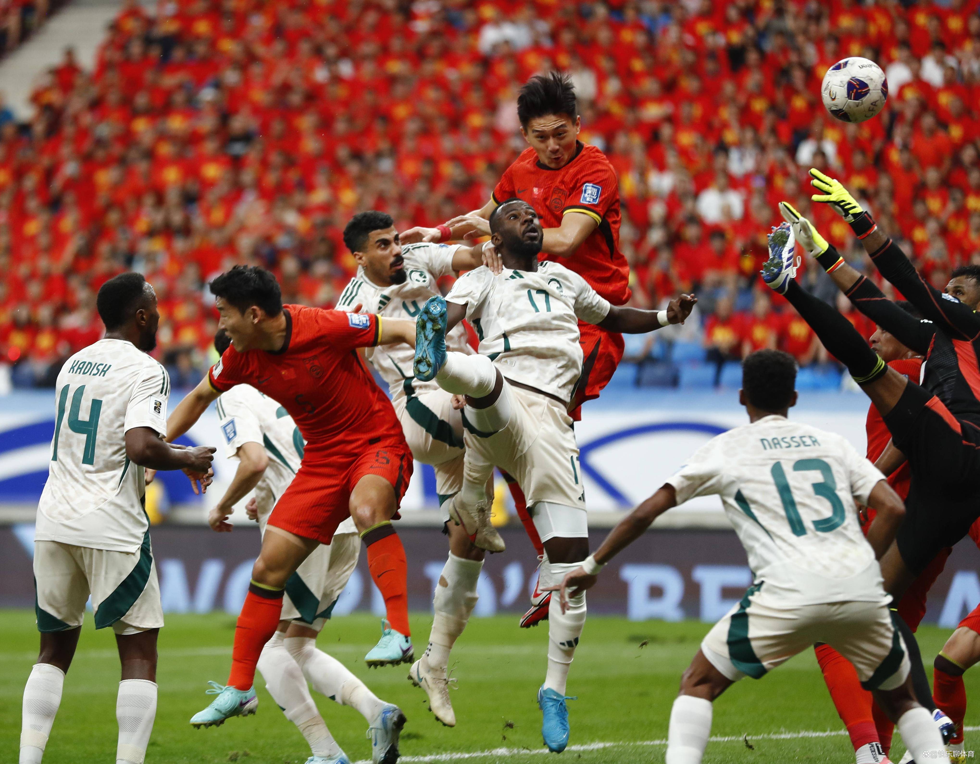 比赛节奏逐渐加快,双方争分夺秒 比赛节奏逐渐加快,双方争分夺秒