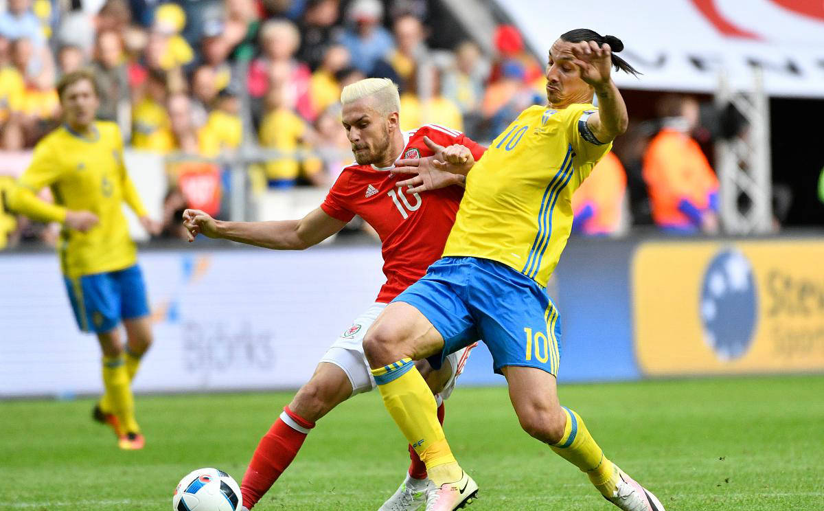 球员在国外赛场上展现出色运动风采