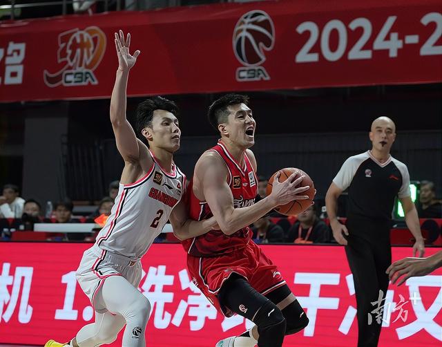 爱游戏在线-广州队在本轮比赛中低迷，输给了辽宁队