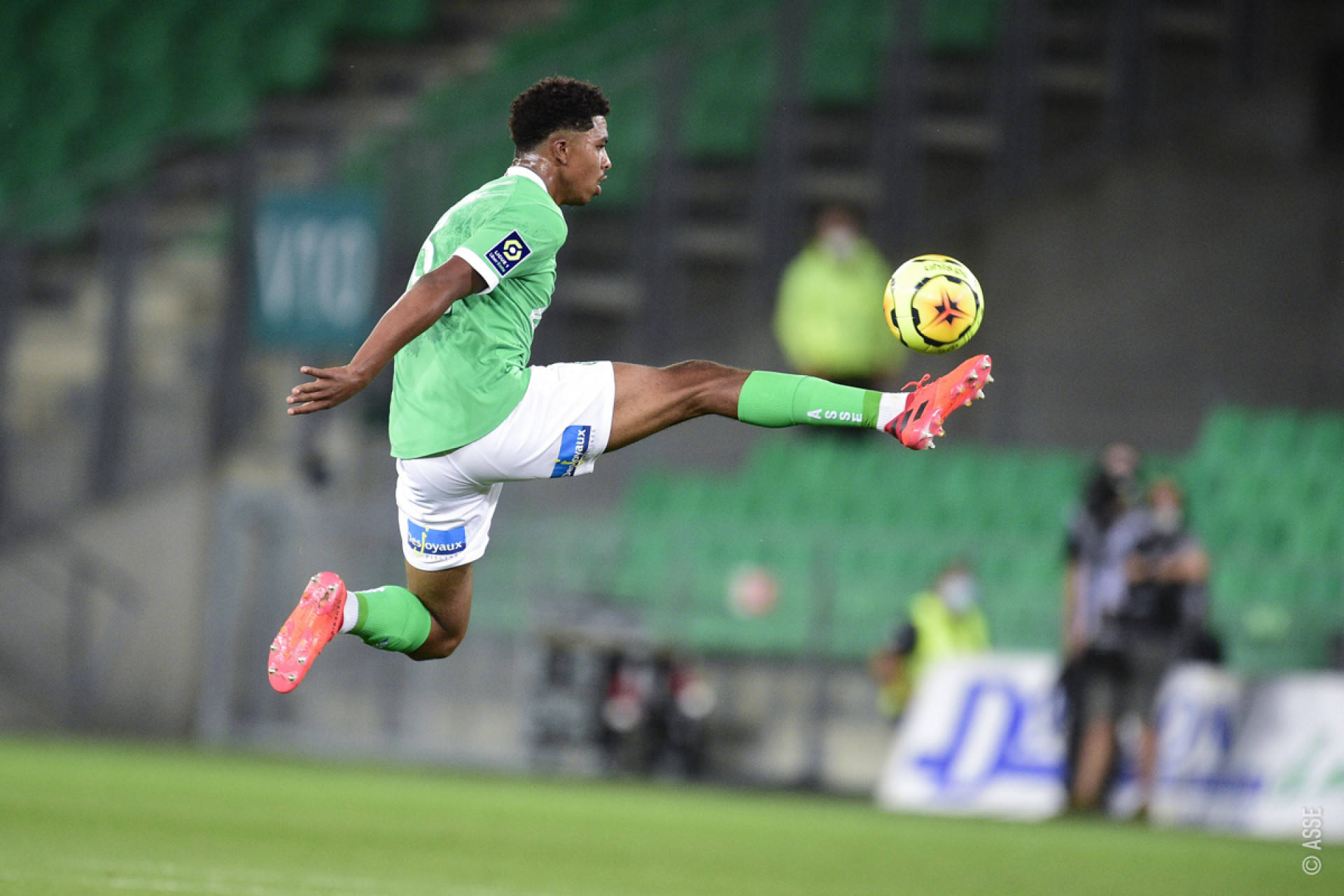 梅斯在主场表现出色，凭借进球获胜的简单介绍