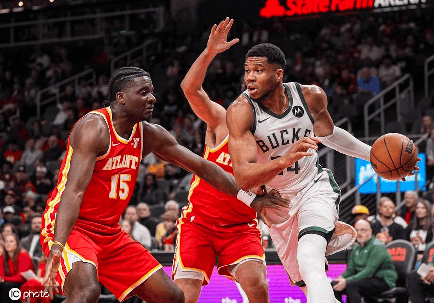 爱游戏网页版入口-雄鹿横扫老鹰，继续保持不败