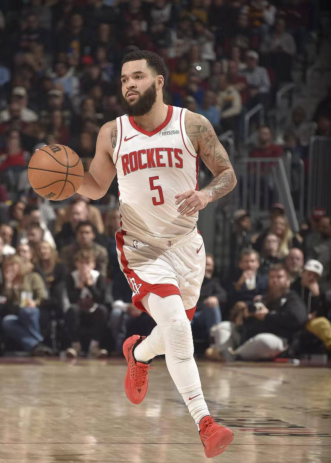 爱游戏官网-火箭新援维金斯砍下生涯新高29分