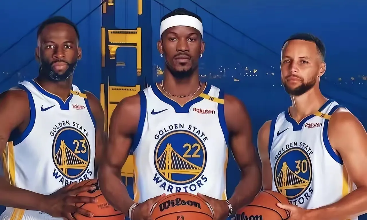 爱游戏-包含全明星赛精彩瞬间！球员助阵支持者共同庆祝比赛胜利的词条