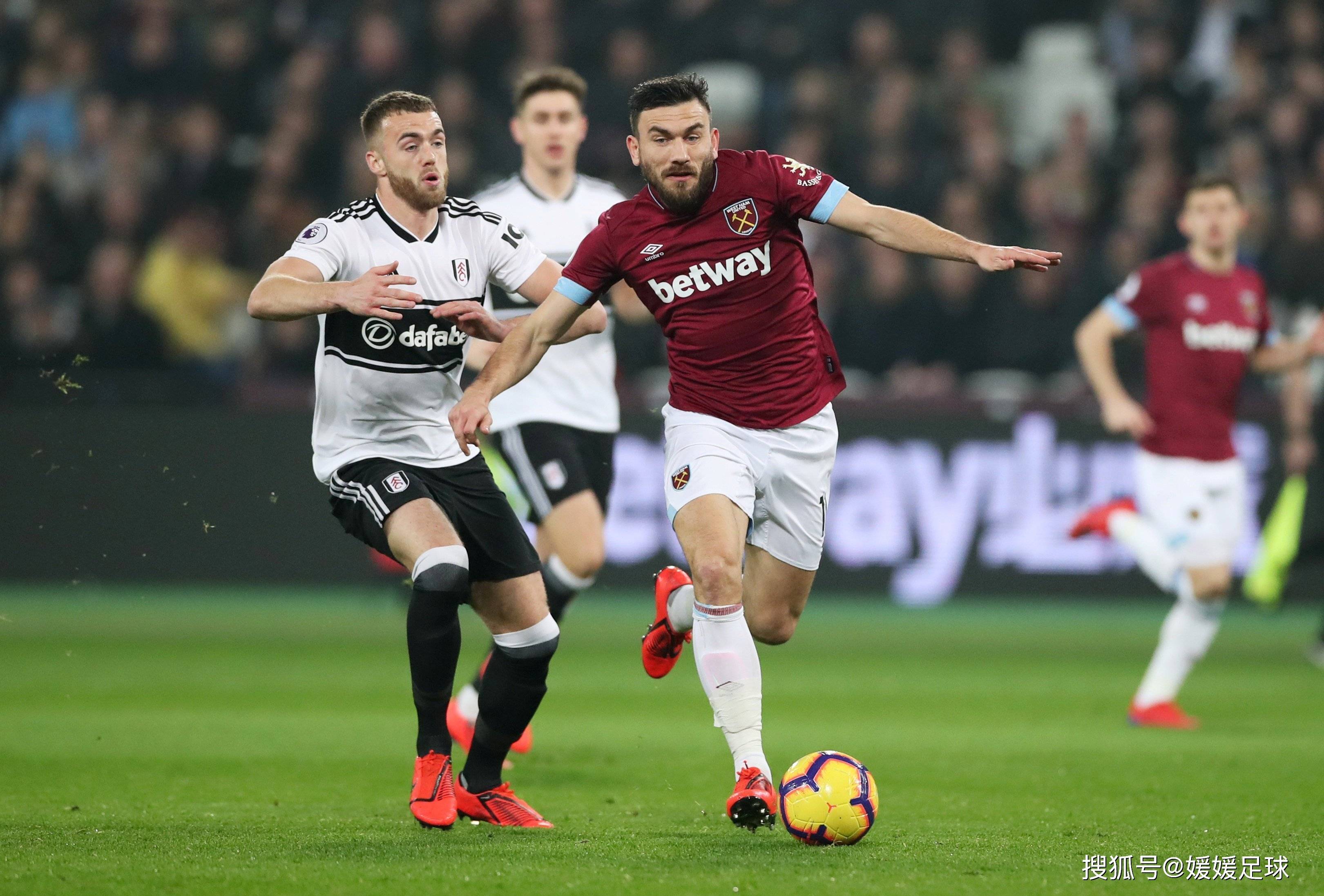 爱游戏app-雷恩主帅调整阵容战术，努力提升球队整体实力的简单介绍