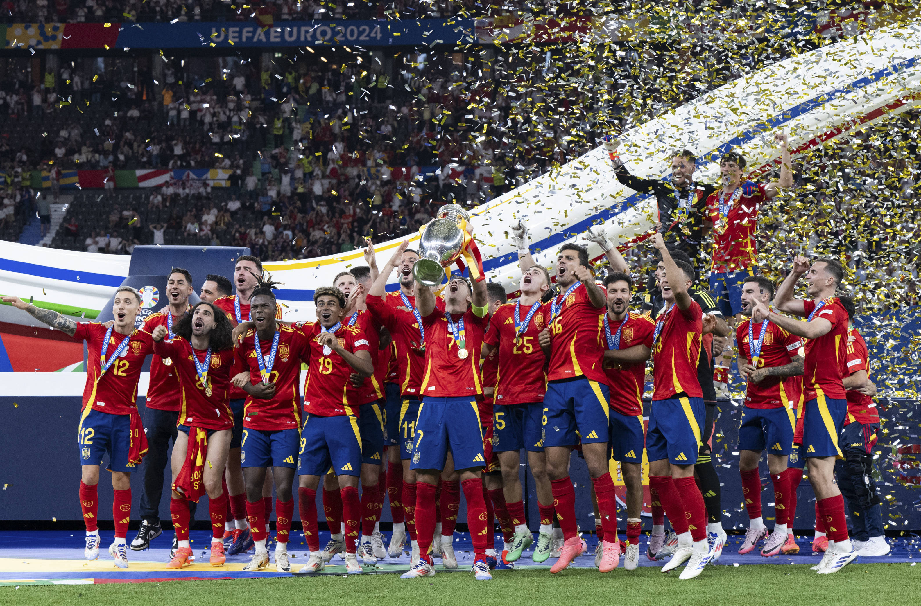 球场风云再起,欧国联比赛展现实力的简单介绍 球场风云再起,欧国联比赛展现实力的简单介绍