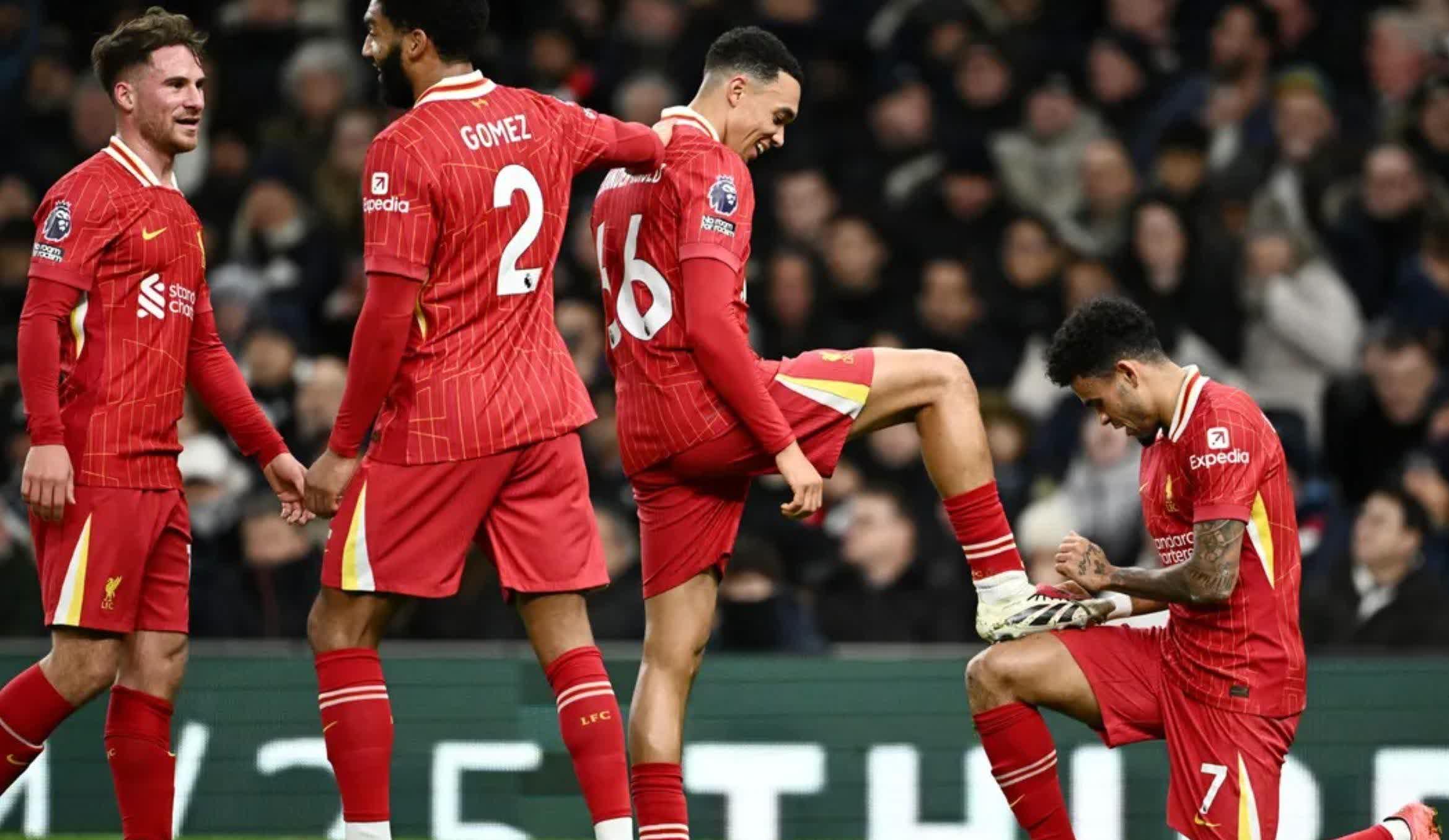 爱游戏体育官网-包含强强对话：欧洲豪门球队火拼争胜的词条