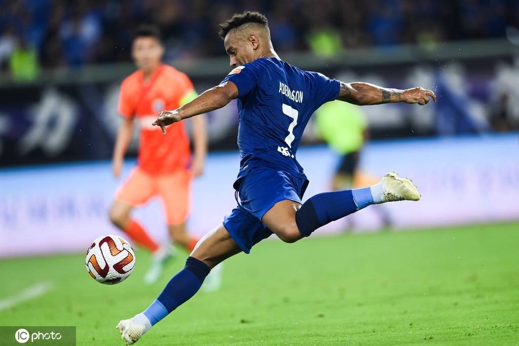 爱游戏在线-卫冕之路：卫冕冠军保持不败取得胜利的简单介绍