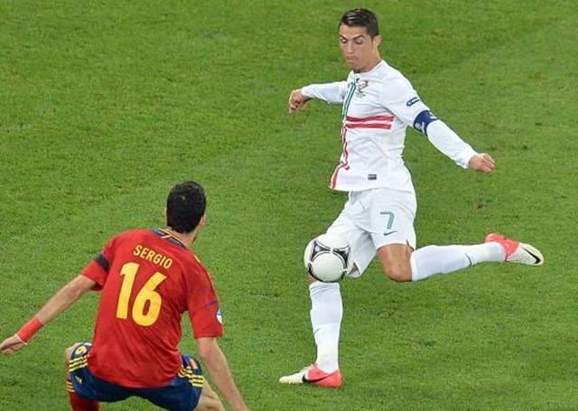 卫冕之路：卫冕冠军保持不败取得胜利的简单介绍