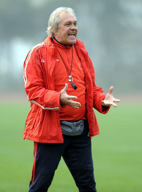 爱游戏在线-奥格斯堡困境重重，球队备战力求突破的简单介绍