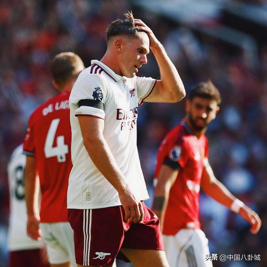 爱游戏网页版-曼联防线失误频出！需加强整体配合