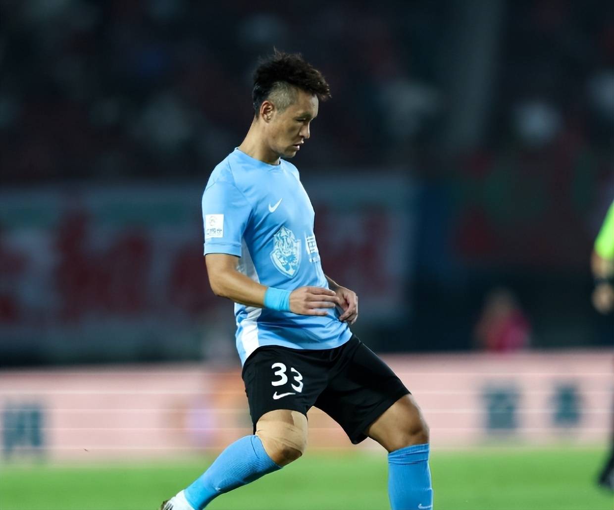 爱游戏app-大胜！中超新秀战胜豪门球队，创造历史新纪录