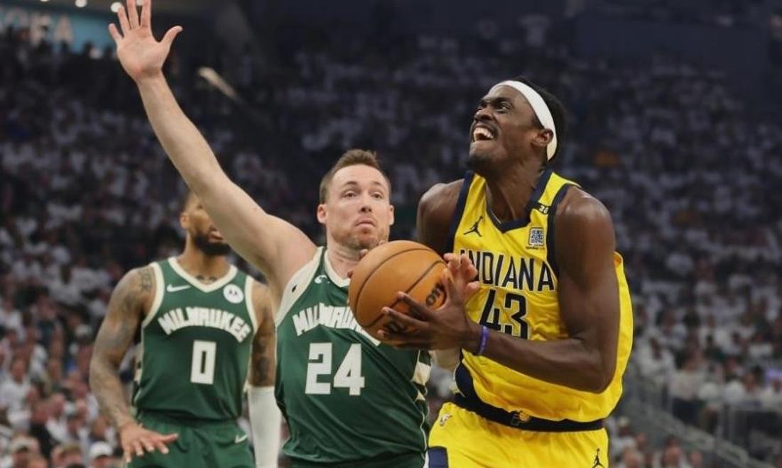 雄鹿不敌开拓者，米德尔顿关键三分不中