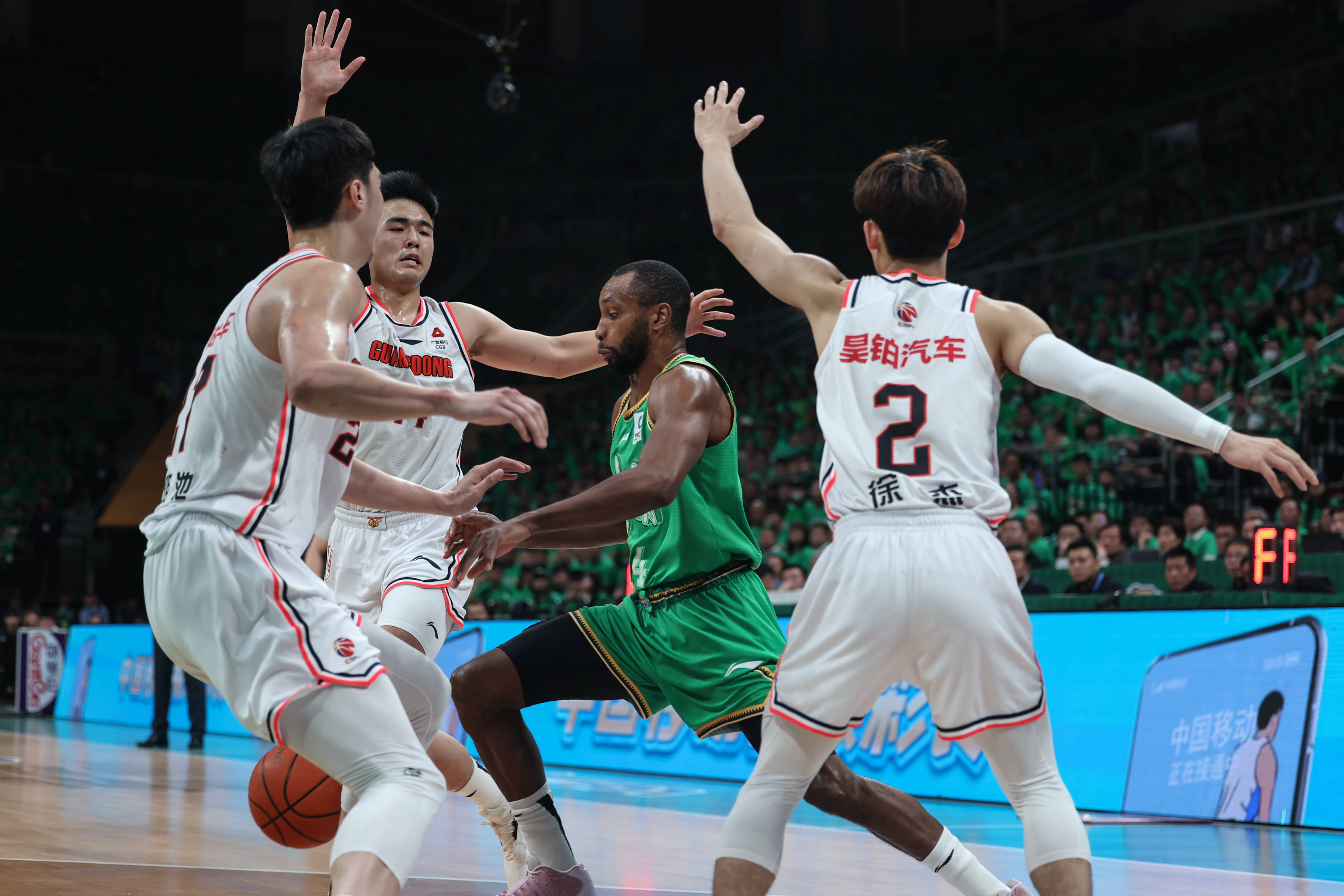 爱游戏网页版登录入口-关于上海队迎战广厦，双外援缺阵考验全队整体实力的信息